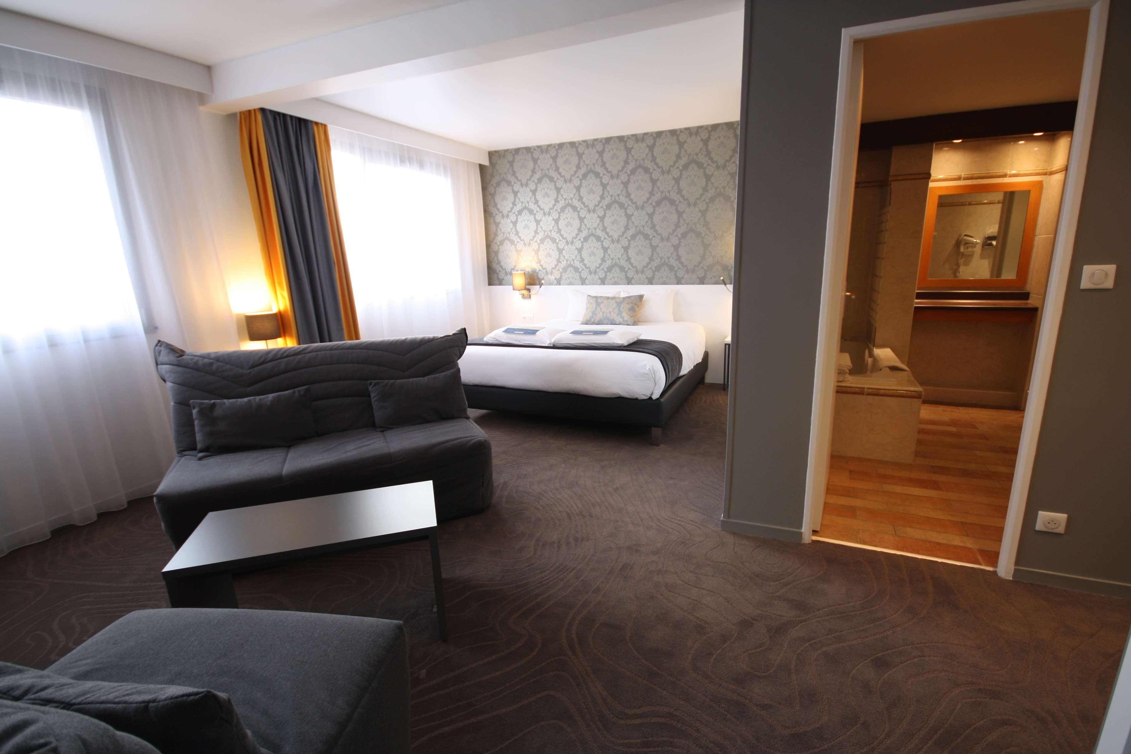 Hotel Kyriad Tours St Pierre Des Corps Gare Сен-Пьер-Де-Кор Экстерьер фото
