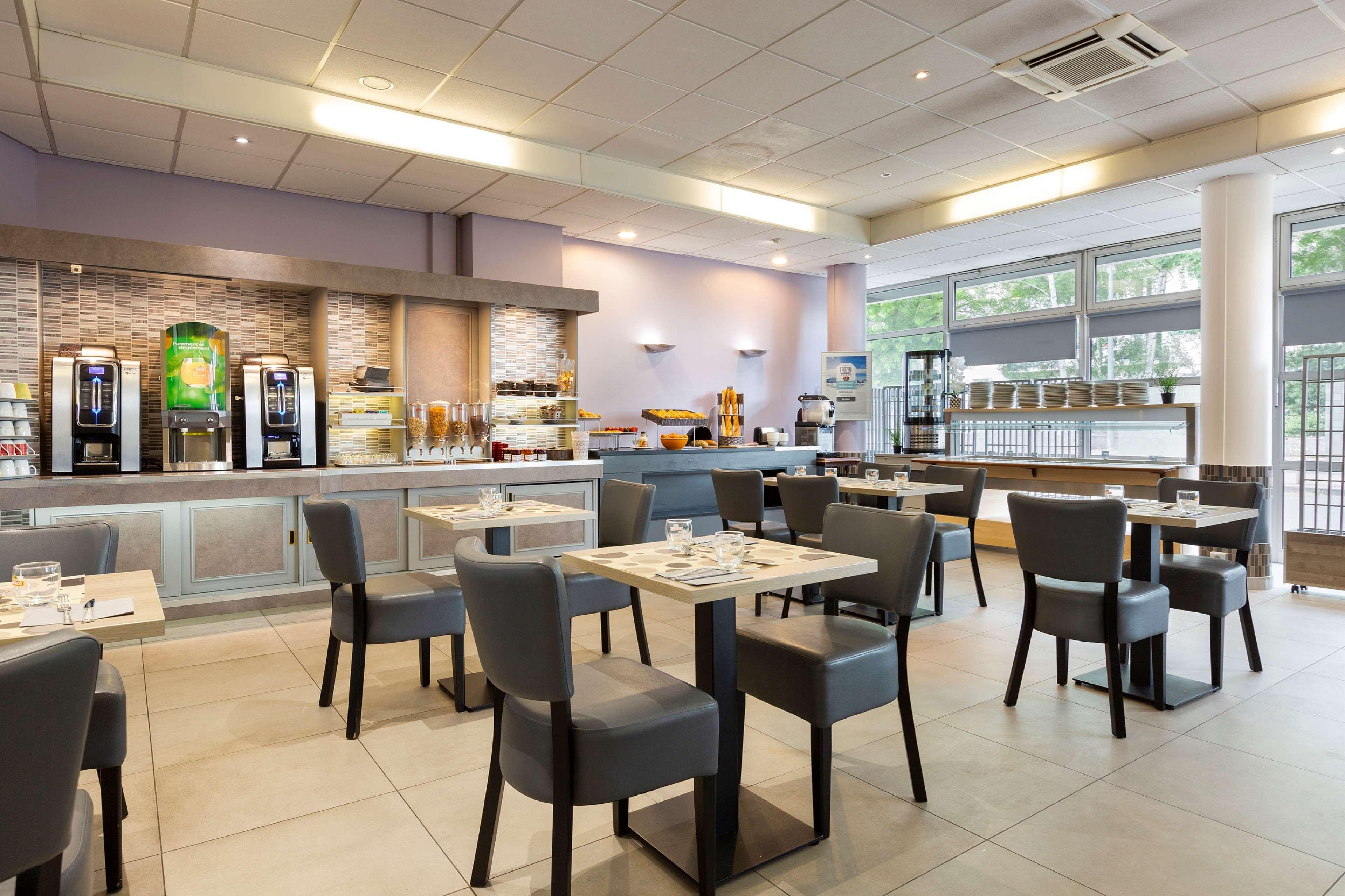 Hotel Kyriad Tours St Pierre Des Corps Gare Сен-Пьер-Де-Кор Экстерьер фото